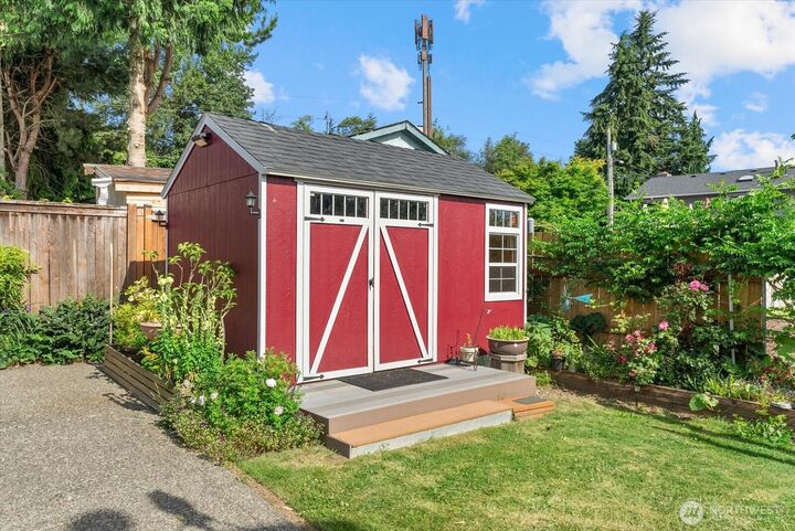 Property Photo:  929  149th Place SW  WA 98087 