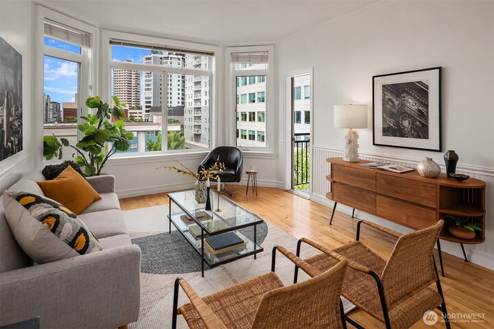 Property Photo:  2414  1st Avenue 507  WA 98121 