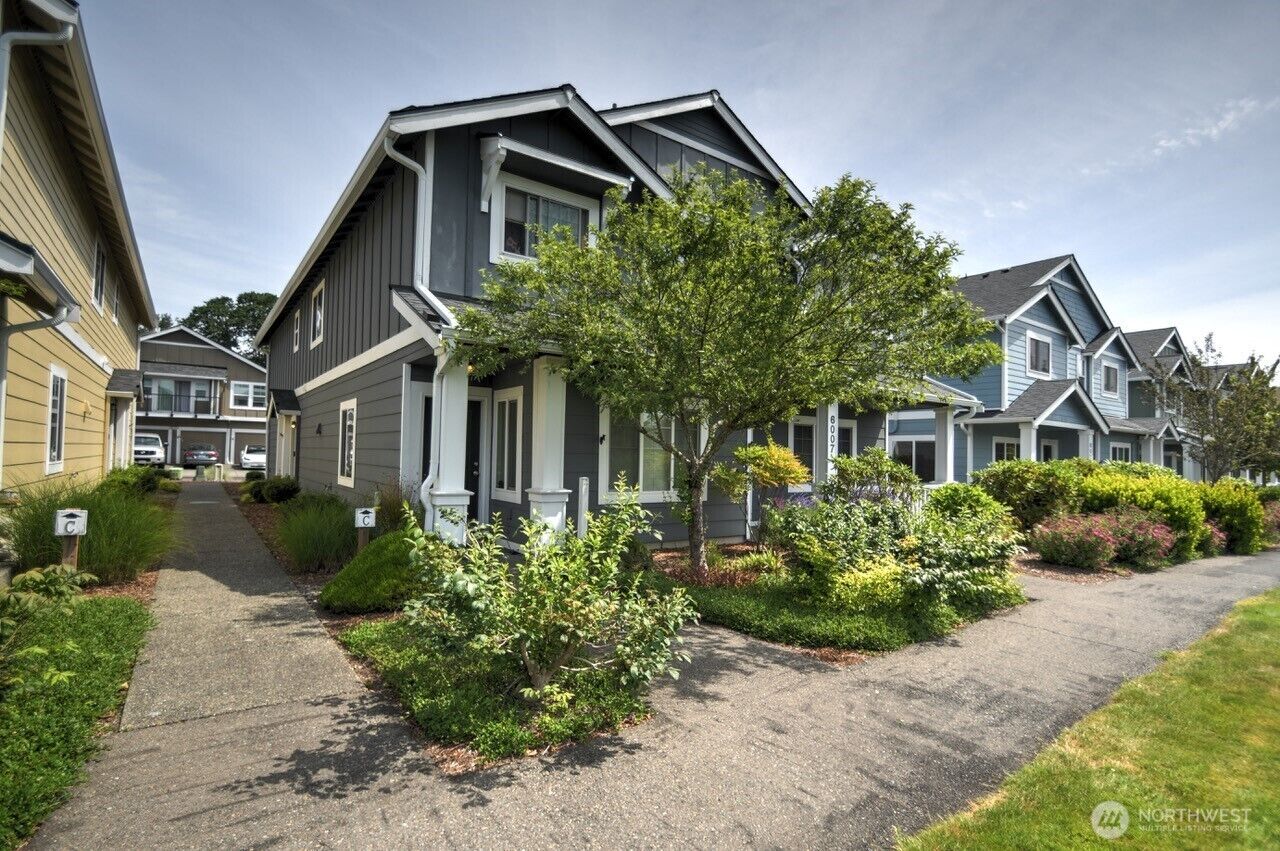 Property Photo: 6007 Illinois Lane SE C WA 98513