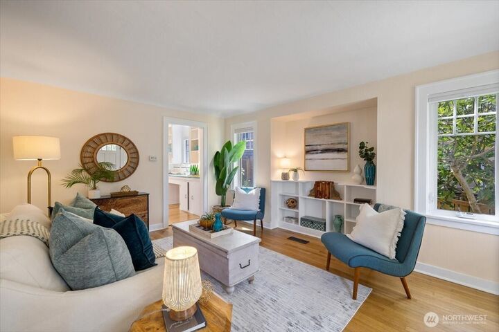 Property Photo:  7528  14th Avenue SW  WA 98106 