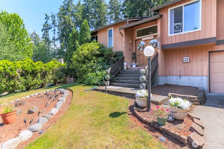 Property Photo:  3542  71st Avenue W  WA 98466 