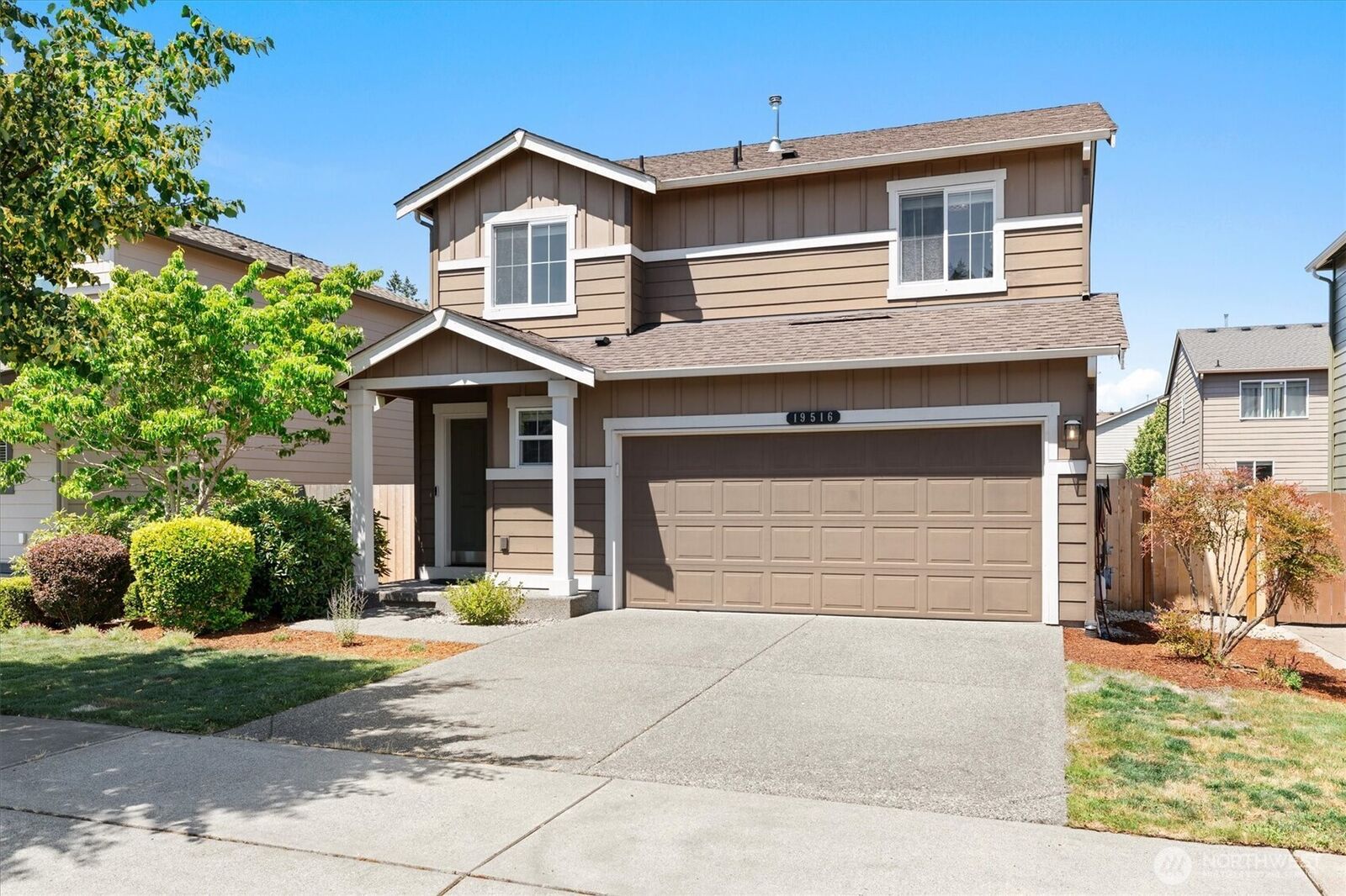 Property Photo:  19516 SE 270th Place  WA 98042 