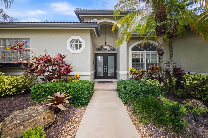 Property Photo:  1365 E Barwick Ranch Circle  FL 33445 
