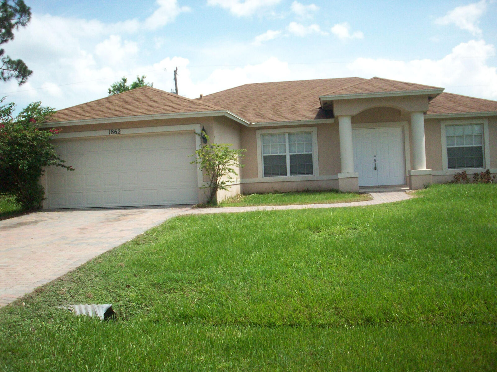 Property Photo: 1862 SW Grant Avenue FL 34953