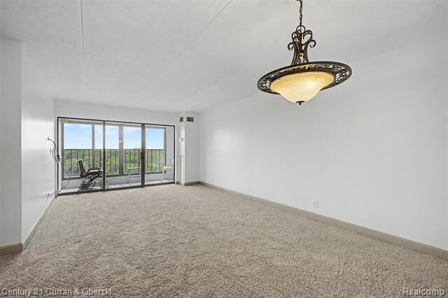 Property Photo:  21800 Morley Avenue 1018  MI 48124 