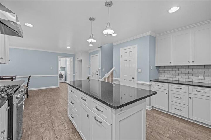 Property Photo:  912 Upper Hastings Way  VA 23452 