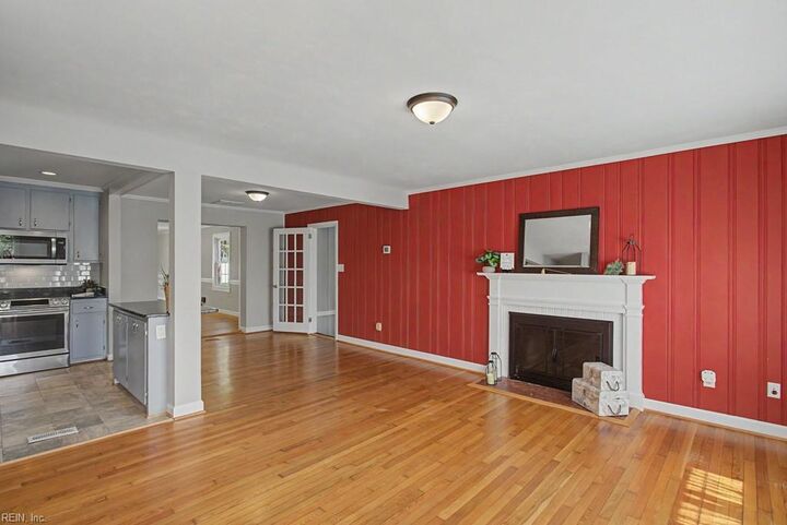 Property Photo:  106 Crandol Dr  VA 23693 