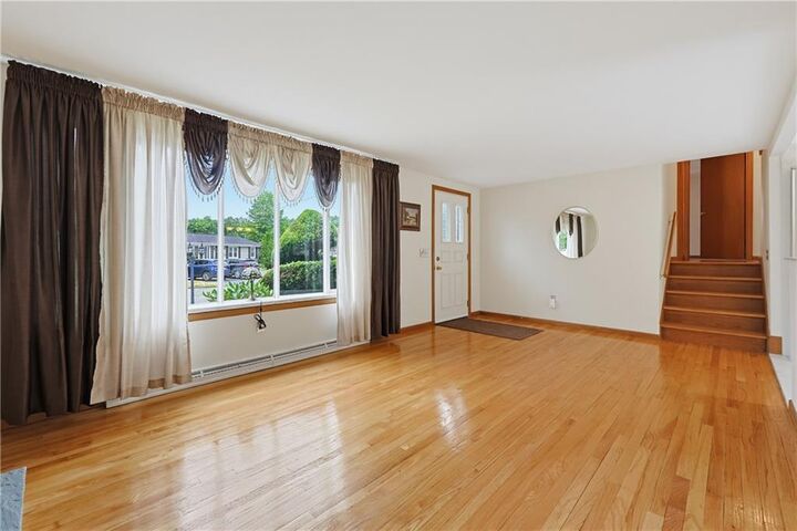 Property Photo:  31 Benjamin Avenue  RI 02920 