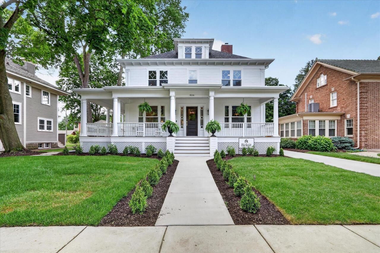 Property Photo:  816 Park Avenue  WI 53511 