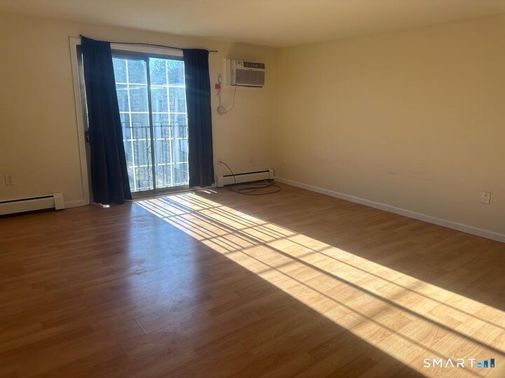 Property Photo:  1170 Middle Turnpike West C2  CT 06040 