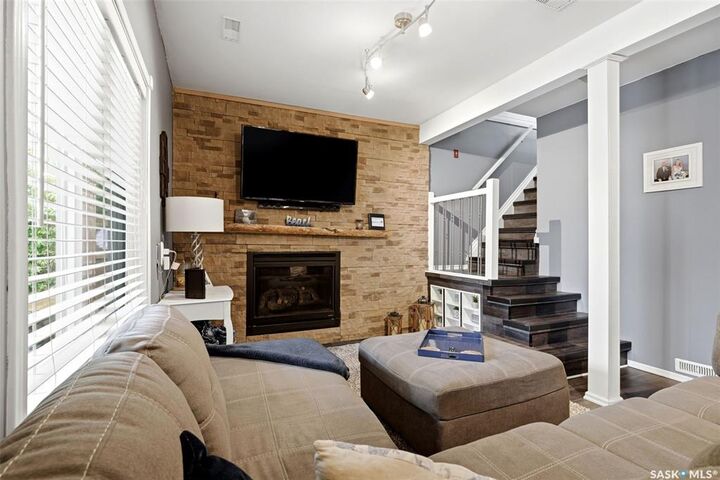 Property Photo:  1207 5th Avenue  SK S0G 4C0 
