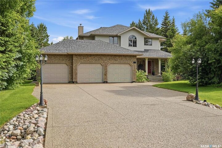 Property Photo:  6 Park Crescent  SK S4L 1B2 