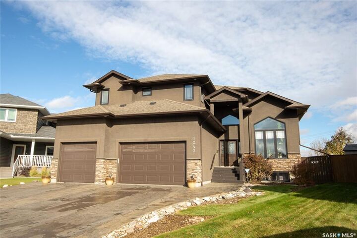 Property Photo: 1242 Willowgrove Court SK S7W 0A8