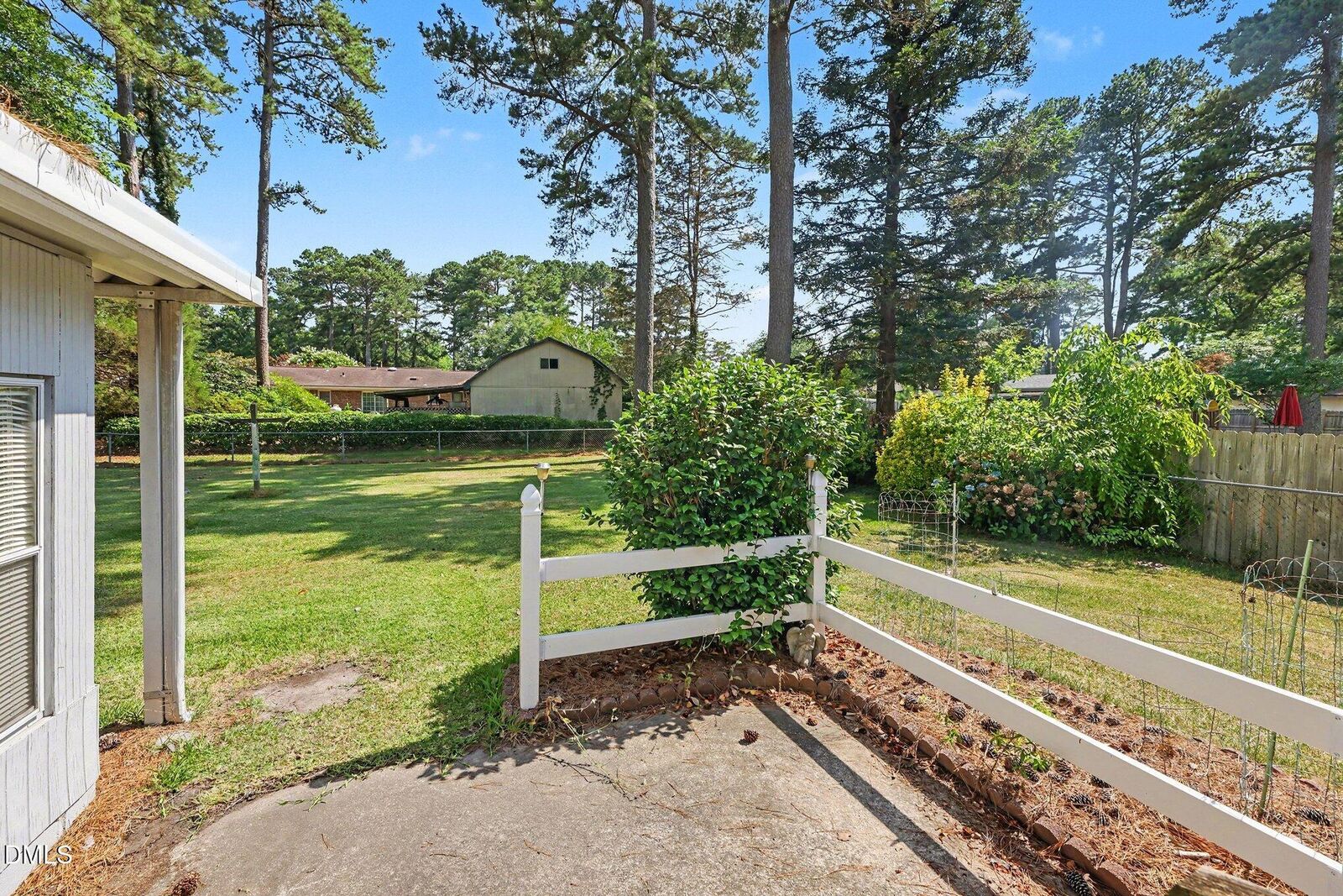 Property Photo:  408 Pecan Drive  NC 27576 