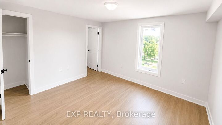 Property Photo:  33 Front Street N Unit #3  ON L3V 4R6 