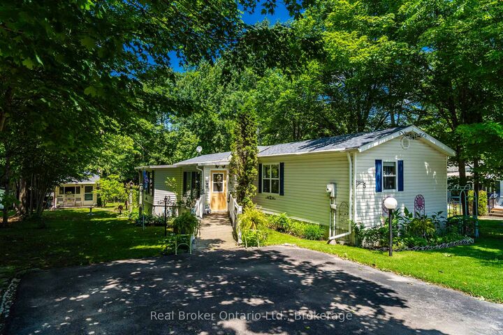 Property Photo: 5411 Elliott Side Road 5 ON L4R 4K3