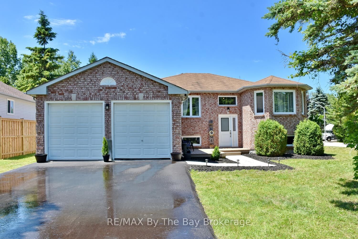 Property Photo: 2 Birchmount Circle ON L9Z 1H8