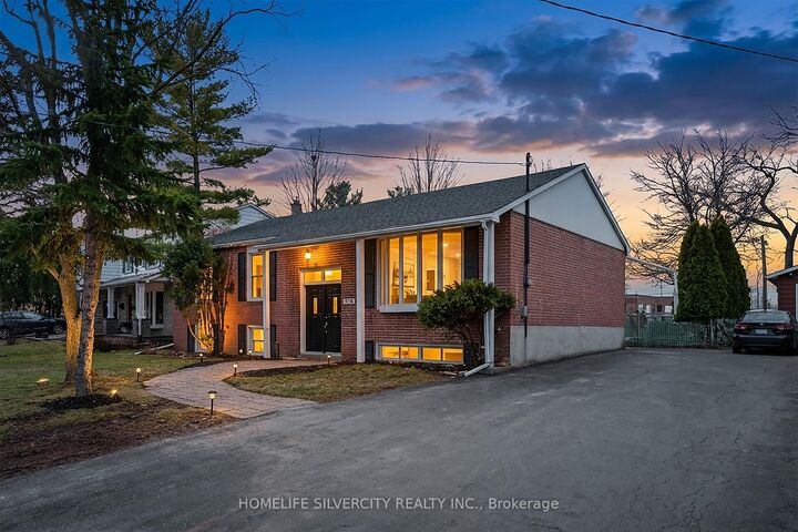 Property Photo: 578 Trafford Crescent ON L6L 3T3