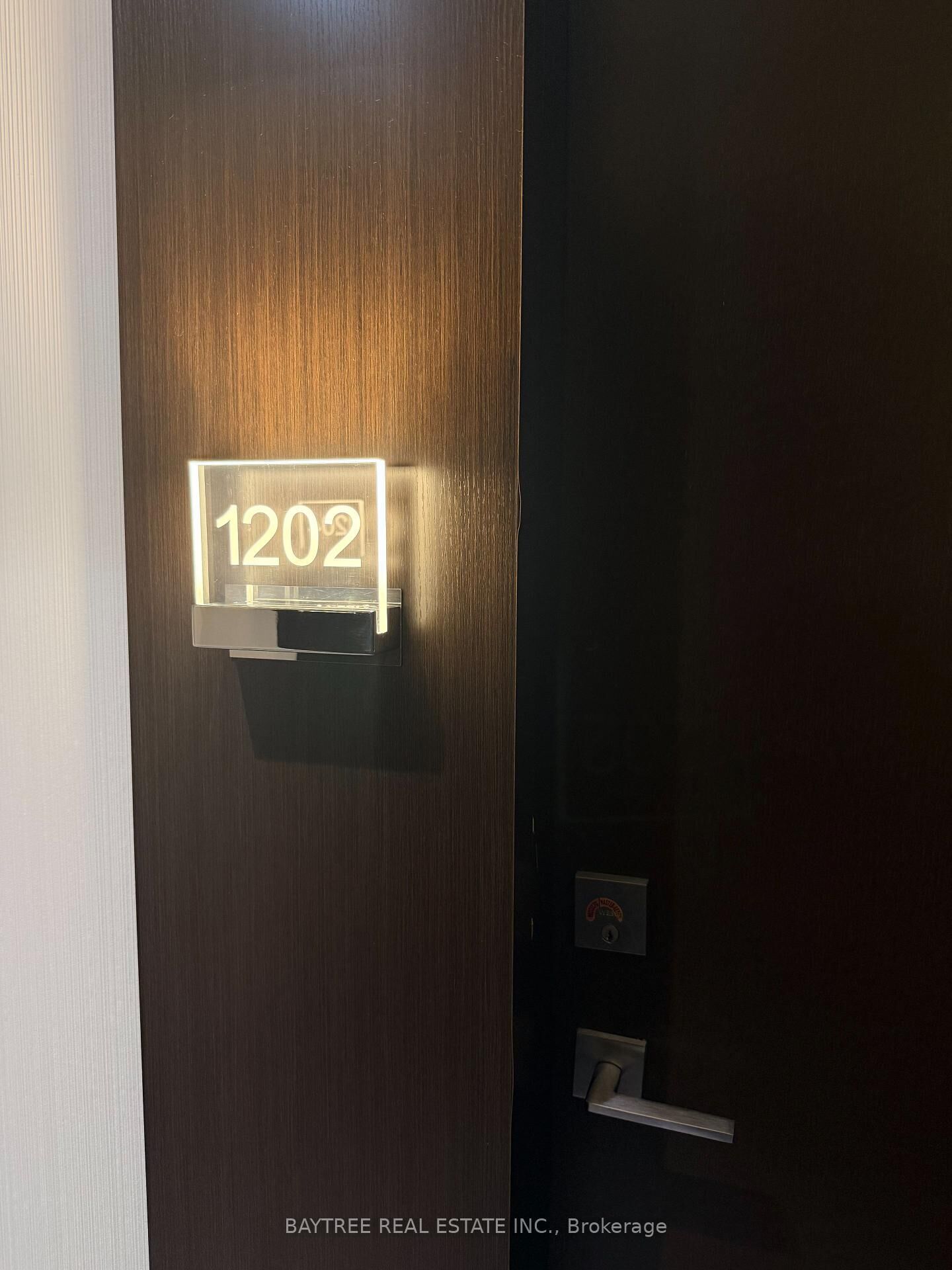 Property Photo: 2221 Yonge Street 1202 ON M4S 0B8