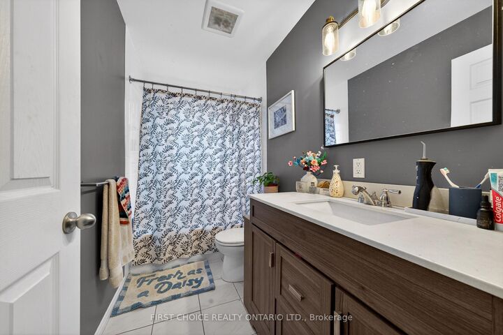 Property Photo: 1307 Aurele Street ON K1B 3L4