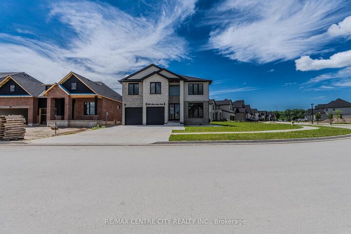 Property Photo: 7290 Silver Creek Circle ON N6P 0G9