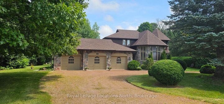 44 Kelley Crescent — photo 1