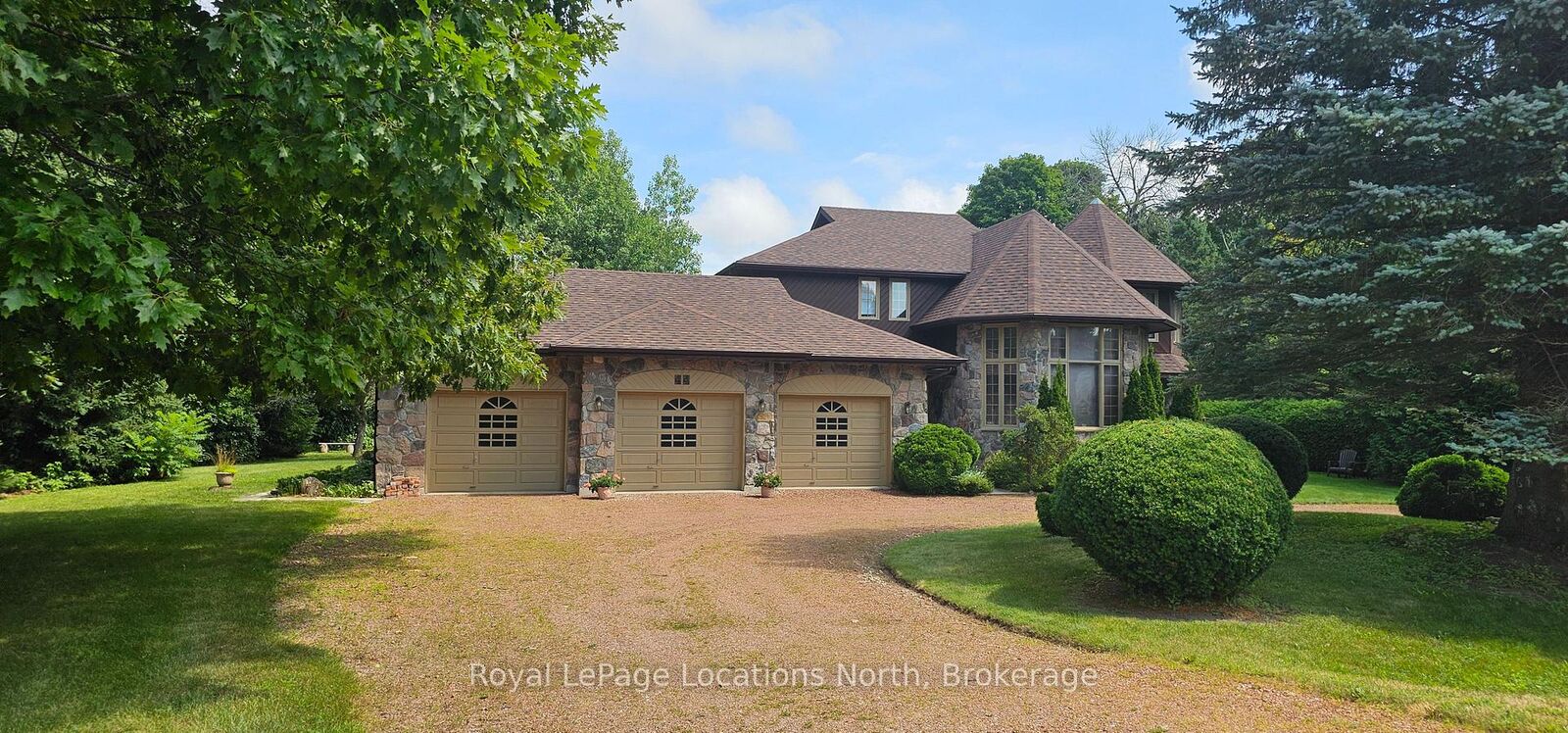 Property Photo: 44 Kelley Crescent ON L9Z 1J3