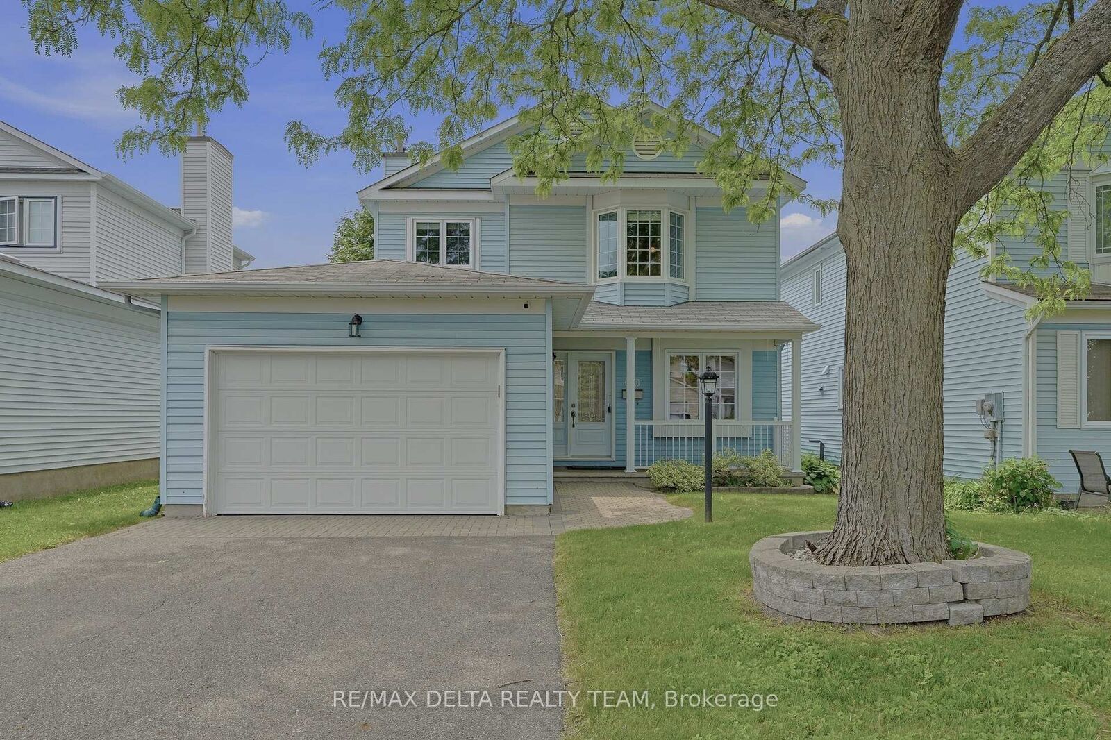 Property Photo:  310 McEachern Crescent  ON K1E 3K2 