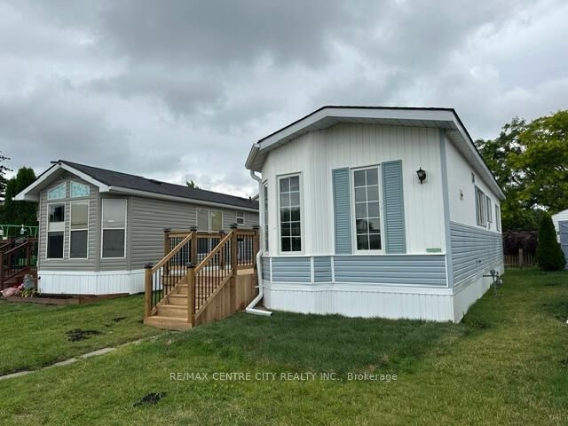 2189 Dundas Street 67 — photo 1
