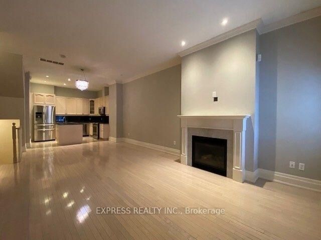 Property Photo: 51 York Mills Road 302 ON M2P 1B6