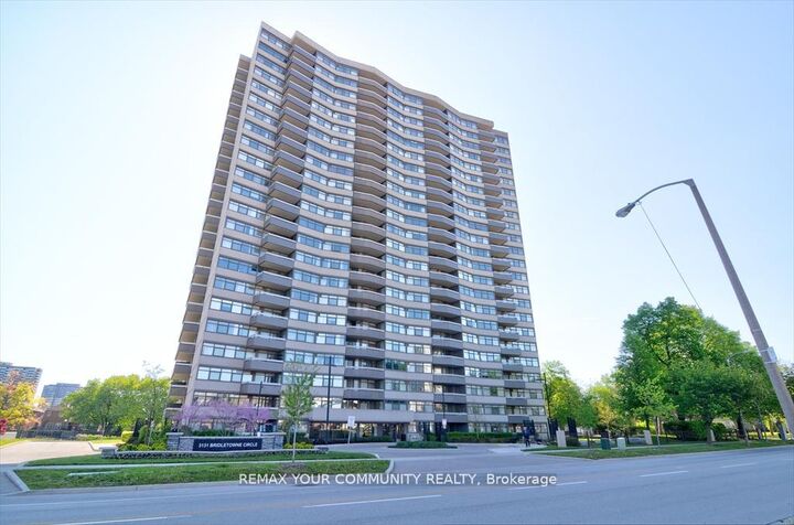 Property Photo: 3131 Bridletowne Circle 103 ON M1W 2S9
