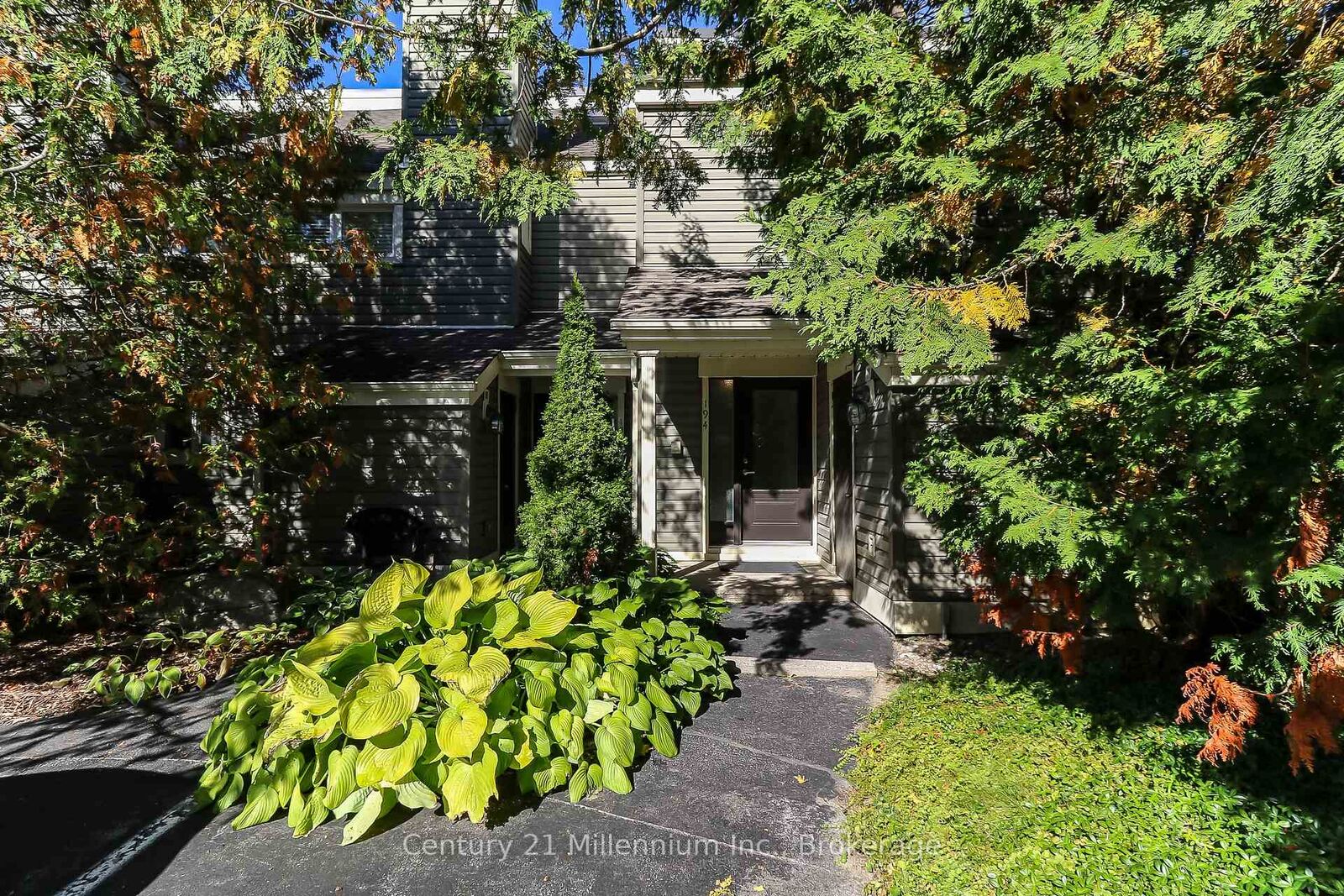 Property Photo:  194 Escarpment Crescent  ON L9Y 5B4 