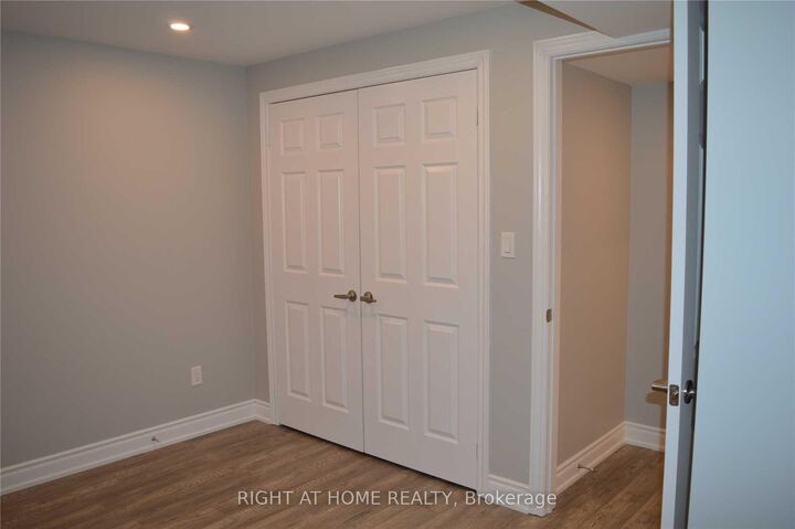 Property Photo:  5332 Floral Hill Crescent Basement  ON L5V 1V2 