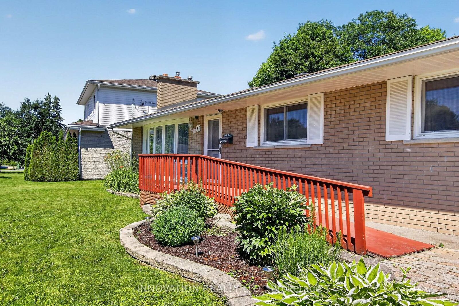Property Photo:  13 Dorland Crescent  ON K2H 6E6 