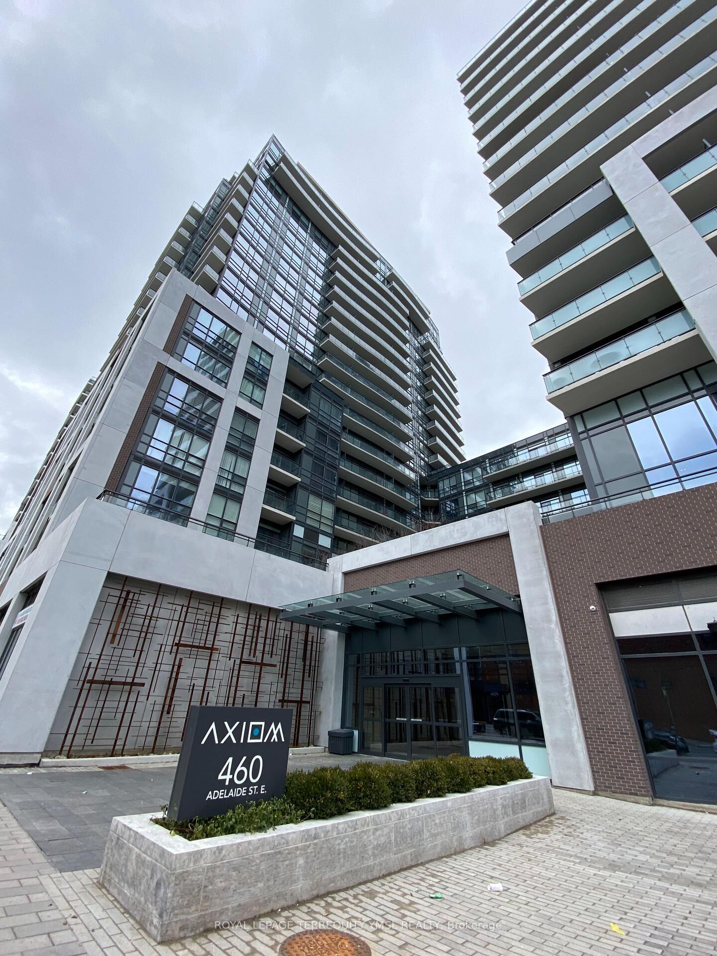 Property Photo:  460 Adelaide Street E 911  ON M5A 0E7 