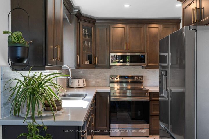 Property Photo:  19 Austen Lane  ON L4N 4V4 