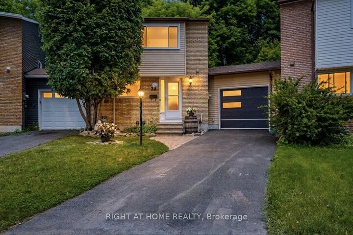 Property Photo:  30 Berkshire Way  ON K2J 2B2 