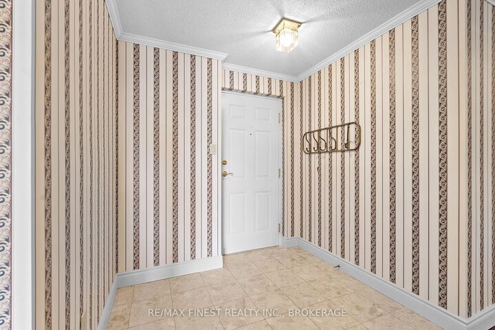 Property Photo: 1000 King Street W 302 ON K7M 8H3