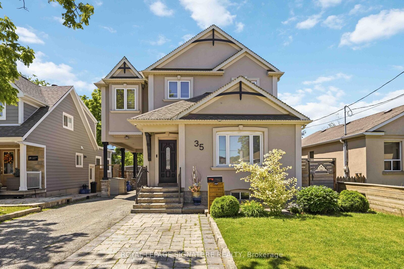 Property Photo: 35 Rainbow Drive ON L4L 2K3