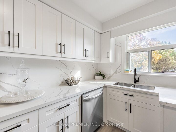 Property Photo: 1368 Tansley Drive ON L6L 2N4