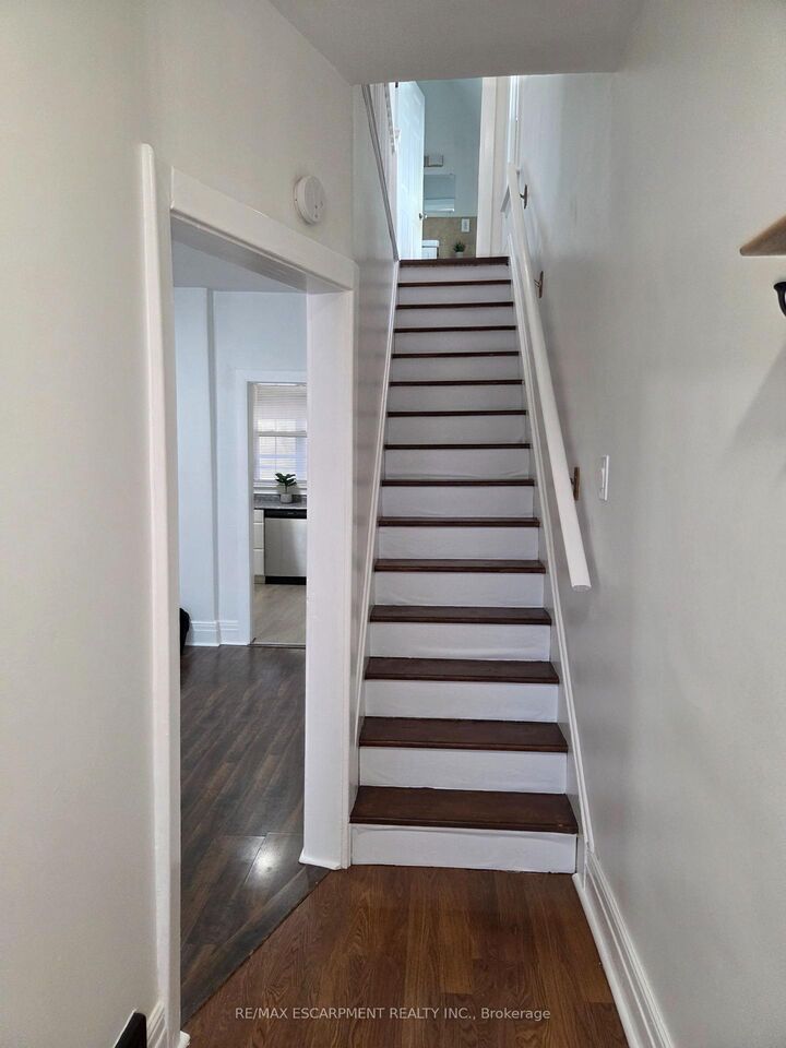 Property Photo: 125 Cavell Avenue ON L8L 7E6