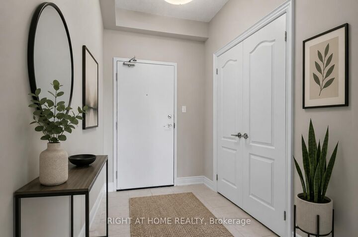 Property Photo:  42 Ferndale Drive S 111  ON L4N 2M5 