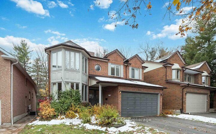 Property Photo: 903 Alanbury Crescent ON L1X 2S3