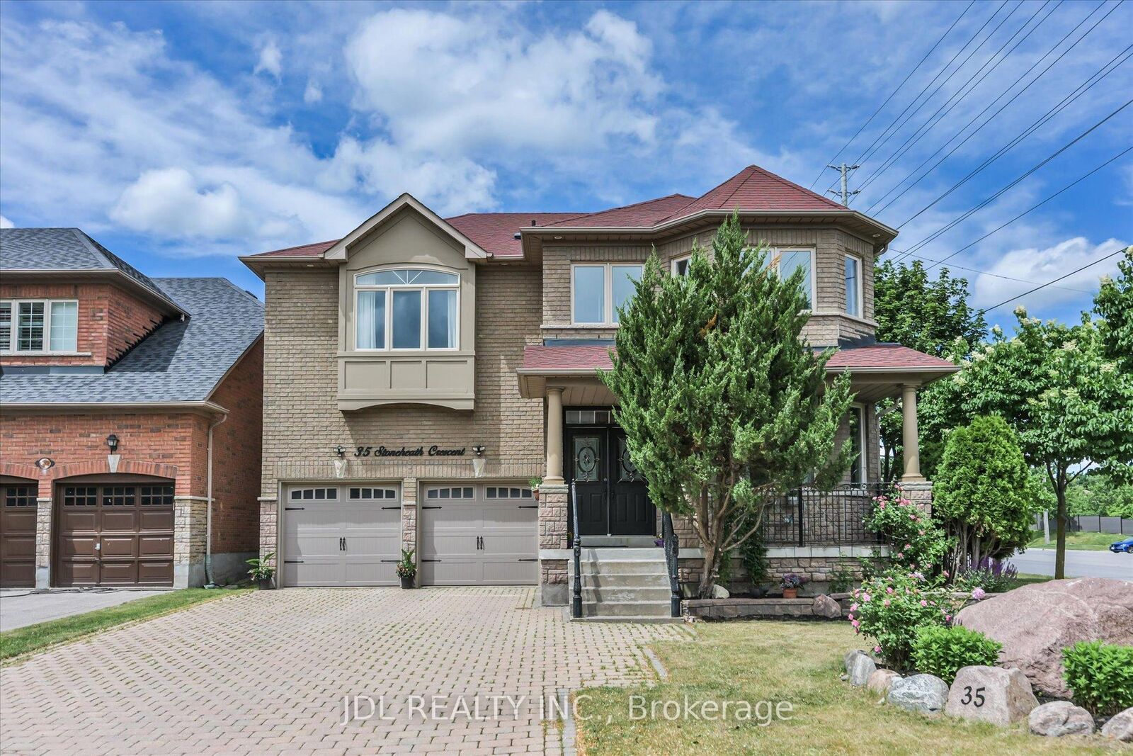 Property Photo: 35 Stoneheath Crescent ON L6C 2K9