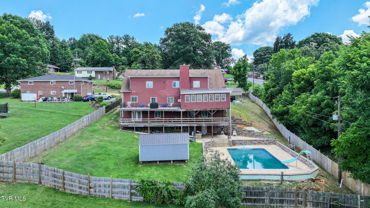 Property Photo:  1404 Van Oaks Drive  TN 37665 