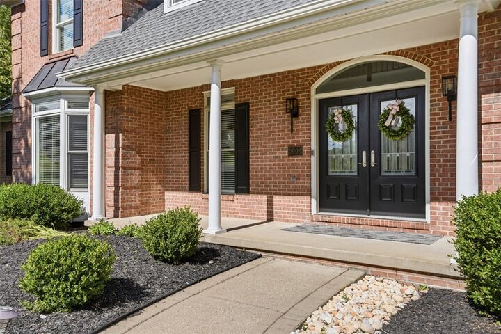 Property Photo: 5003 Old Orchard Ln PA 15044