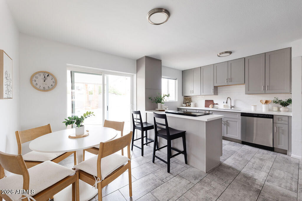 Property Photo:  7414 E Moreland Street  AZ 85257 