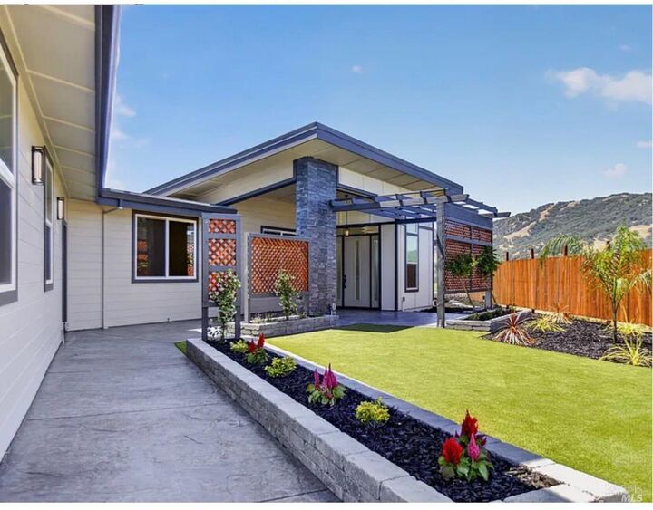 Property Photo: 868 Sanel Drive CA 95482