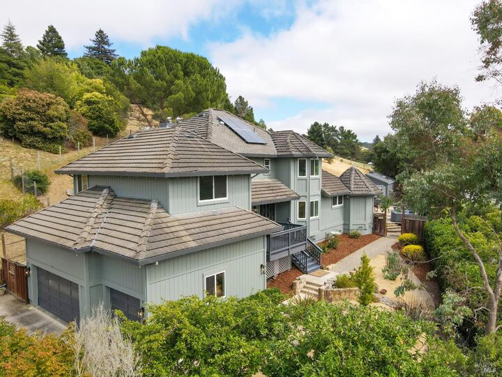 Property Photo:  1000 E Sunnyslope Road  CA 94952 