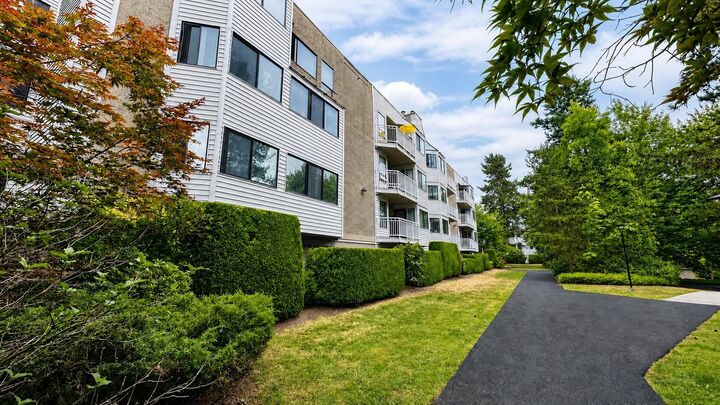 9584 Manchester Drive 314 — photo 1